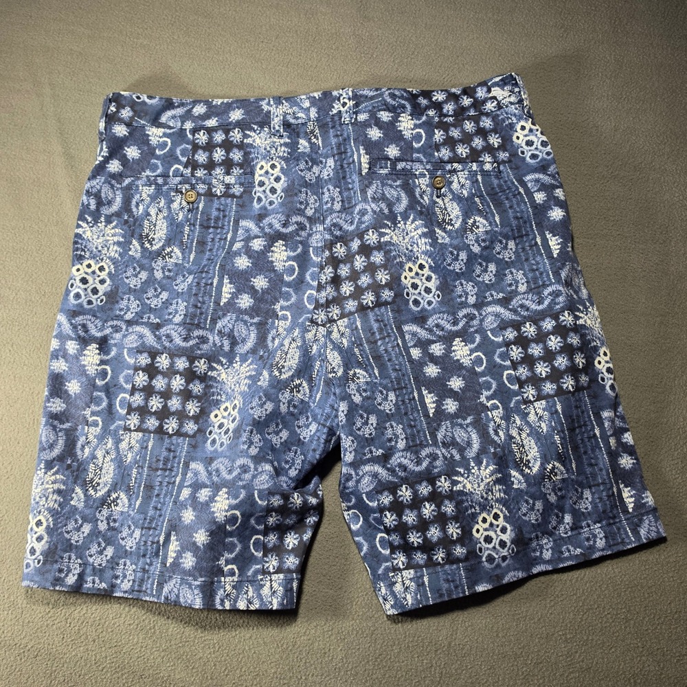 Tommy Bahama Mens Blue Batik Patchwork Pineapple Shorts Size 38 Cotton Tencel - Picture 9 of 10